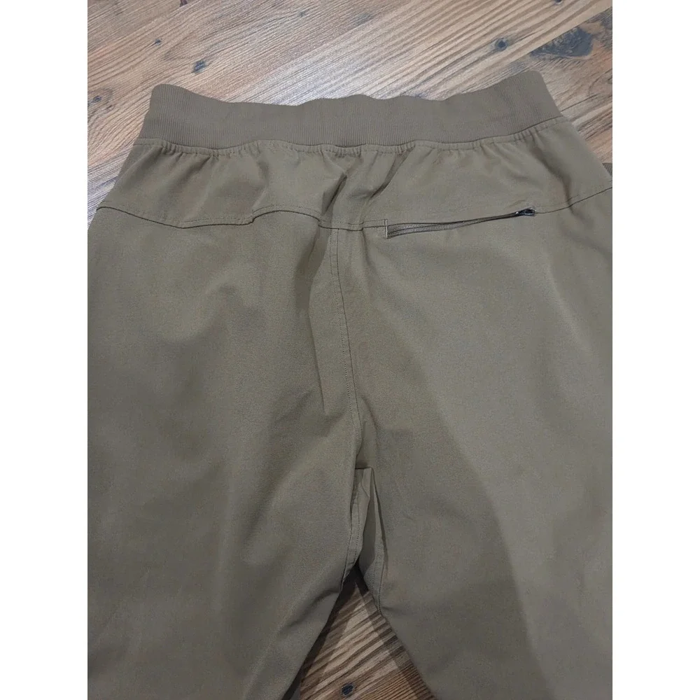 Lululemon ABC Jogger Mens Medium artifact Khaki Tapered Athletic Pants Casual